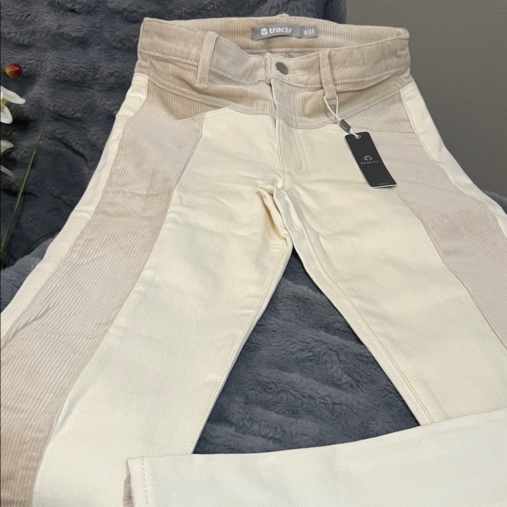 Tractr Women's High Rise Tan Corduroy and Cream Jeans NWT retail $89